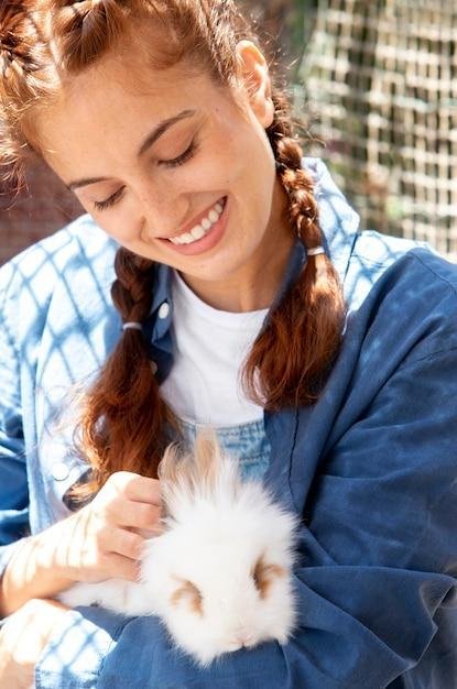 Como os coelhos mostram afeto pelos donos?